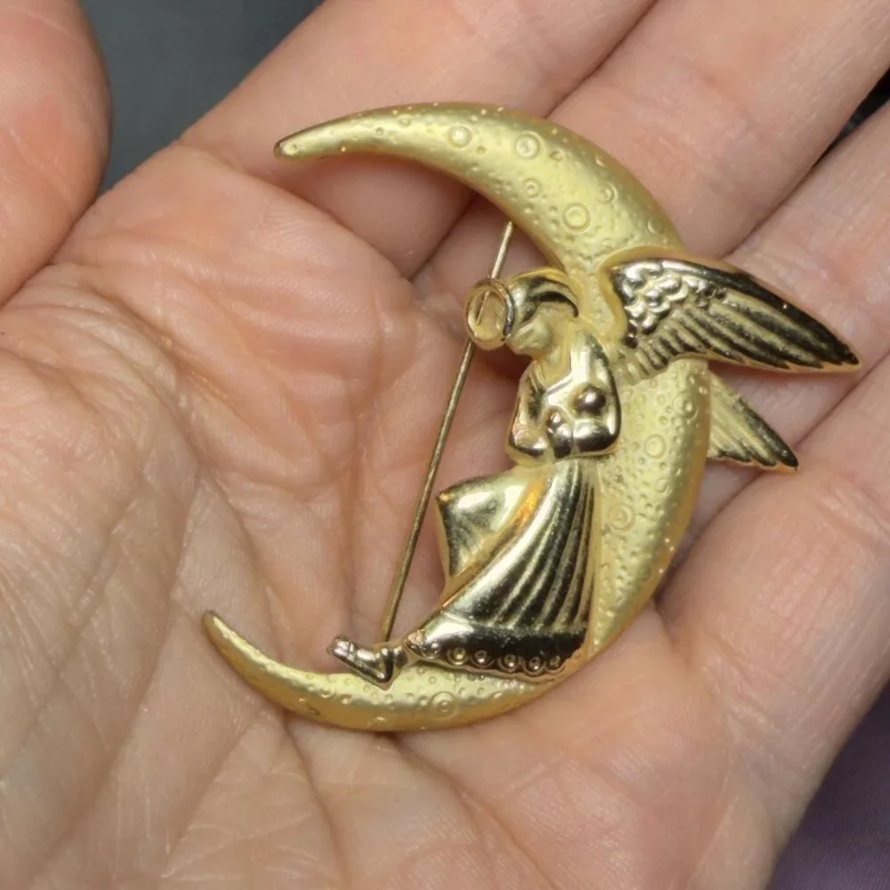 Danecraft Angel Moon Brooch Madonna Child Crescent Vintage Gold Tone 2”